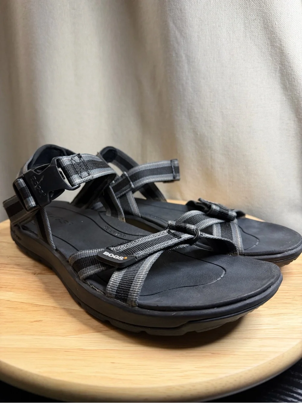 Bogs Men’s Rio stripes sandals